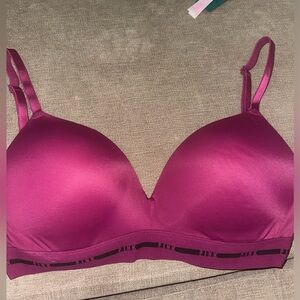 PINK Victoria’s Secret 34DD bra 💗